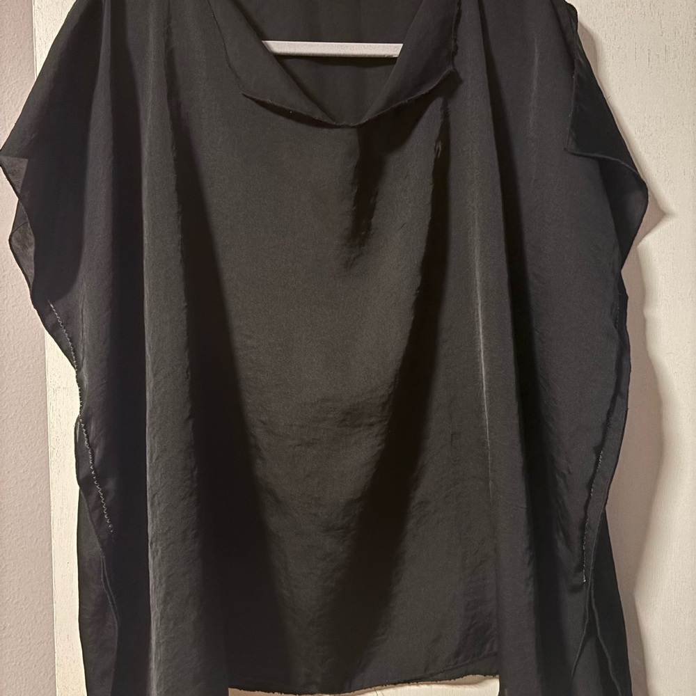 TUTU & LILLI Black Silk Top